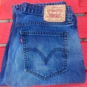Men Levi’s jeans boot cut 34 W x32 L